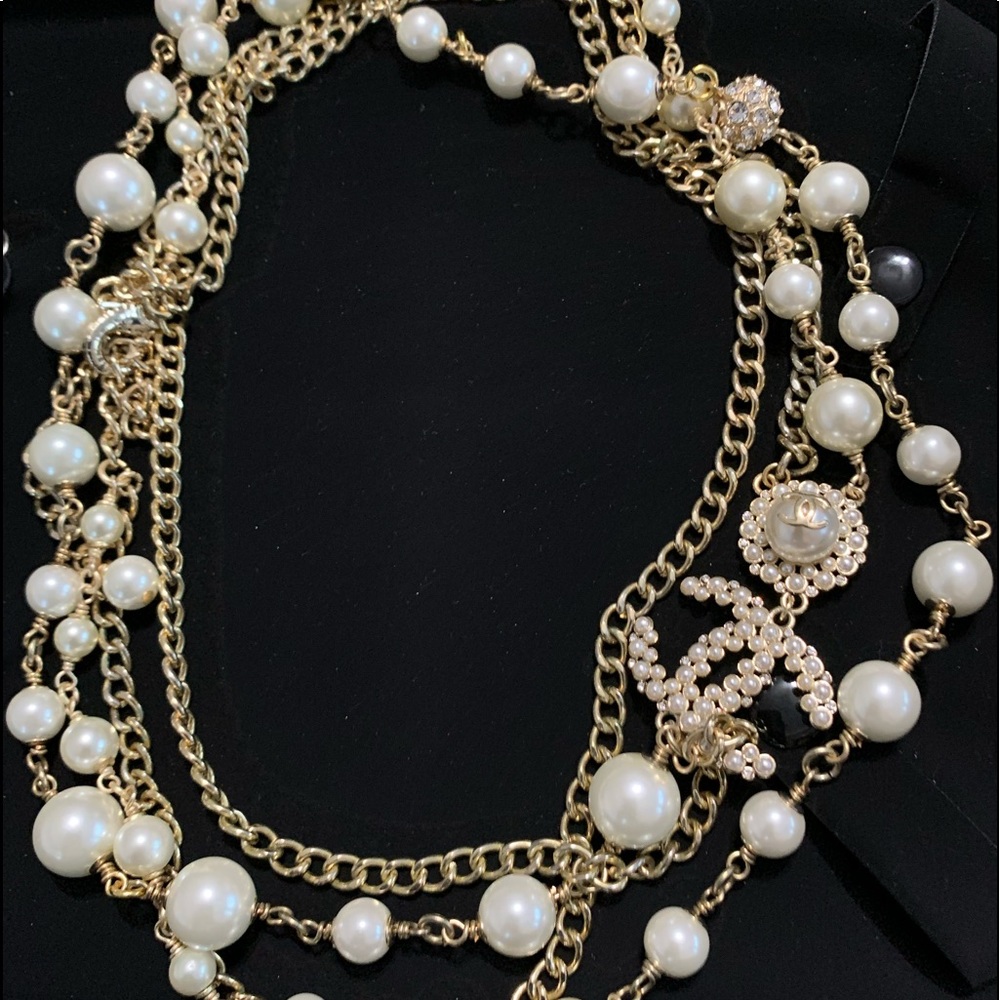 CHANEL NECKLACE Long Pearl Gold CC Logo